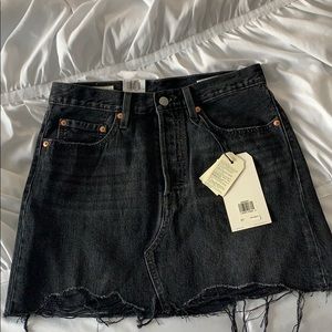 Black distressed Levi Skirt BRAND NEW